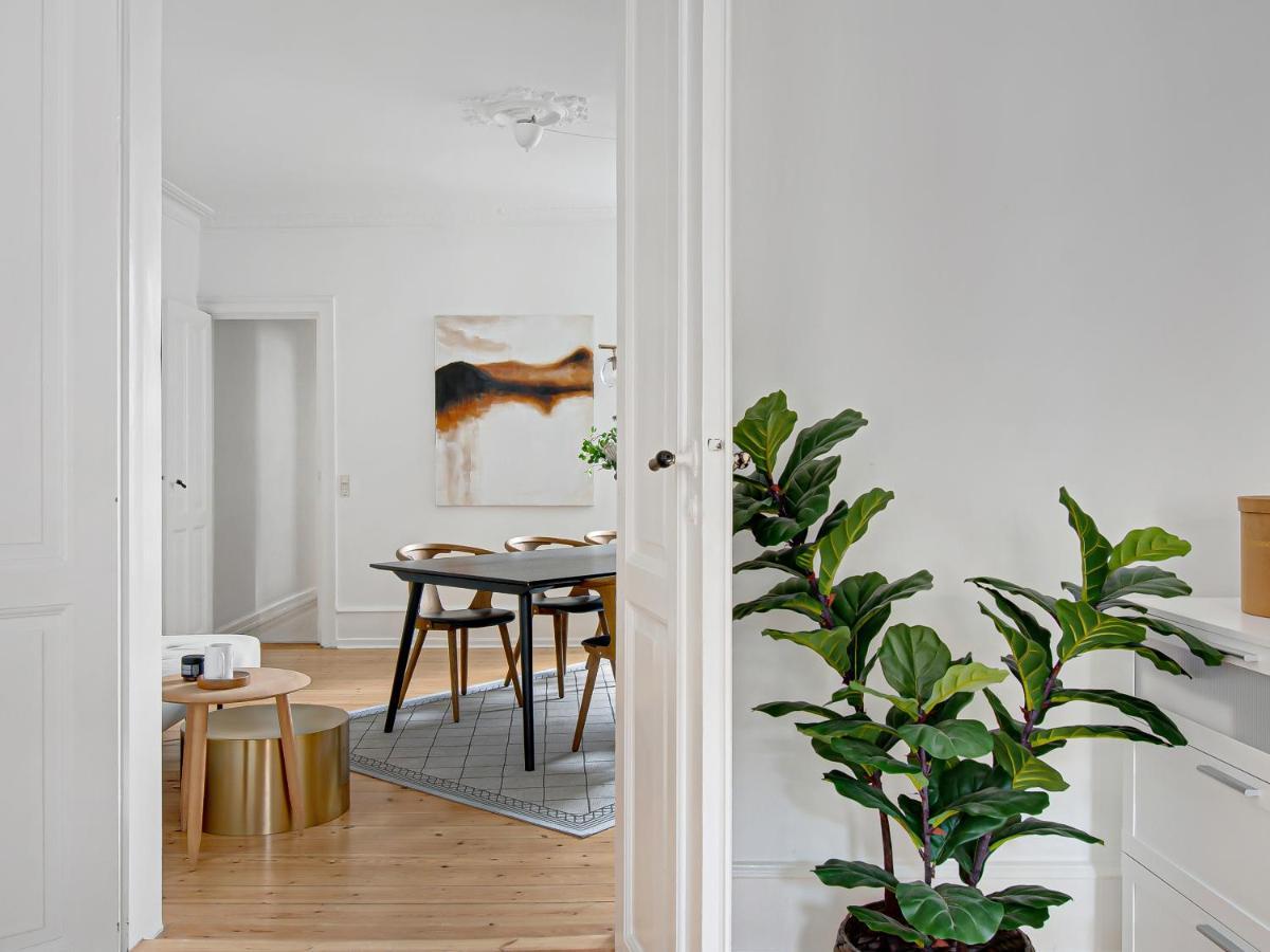 Sanders Stage - Chic Three-bedroom Near Nyhavn Apartment